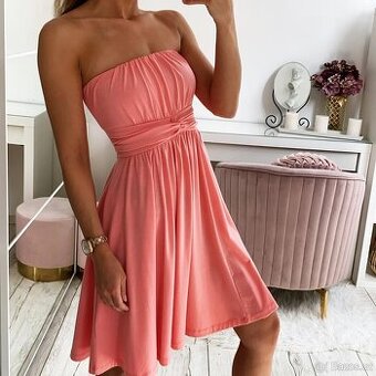 Krásné růžové šaty velikost s