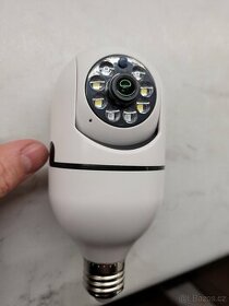 Domácí WIFI kamera do světelné objímky