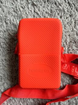 Havaianas kabelka k vodě.