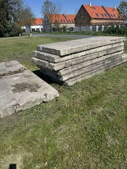 Betonové paneely