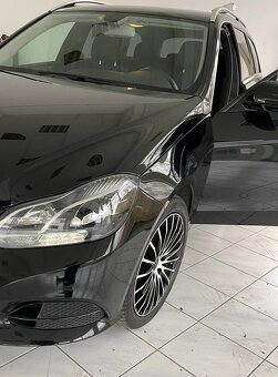 Mercedes-Benz E200CDi PLNÝ AUTORIZOVANÝ SERVIS