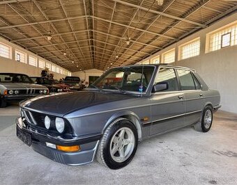 BMW E28 520i