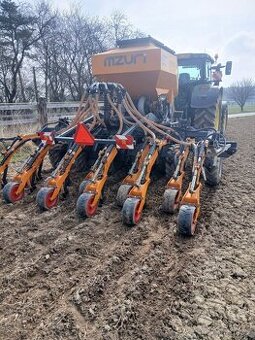 Mzuri secí stroj-strip till (pásové zpracování půdy)