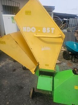 Štepkovač větví za malotraktor - 1