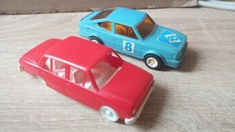 Dvě autíčka 1x škoda Rapid