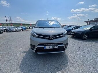 TOYOTA  PROACE