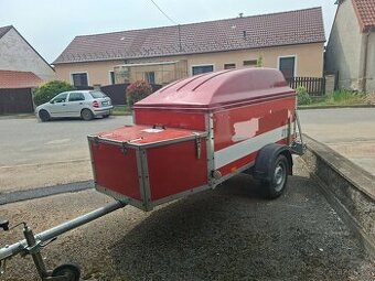 Přívěsný vozík za auto