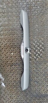 Suzuki Ignis / Subaru Justy G3X - madlo kufru, pátých dveří