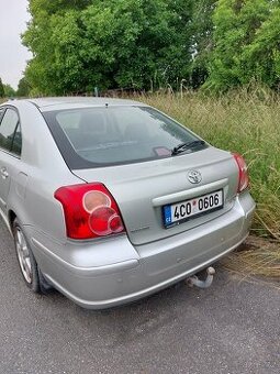 Prodám Tozta Avensis 2l, benzin
