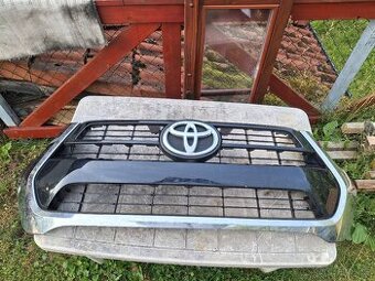 Toyota hilux maska