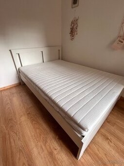 Postel 140x200 IKEA bílá