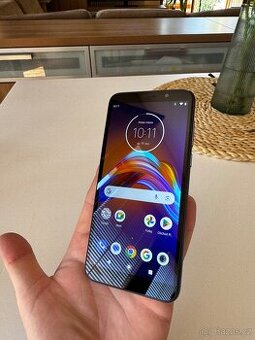 Motorola E6 play