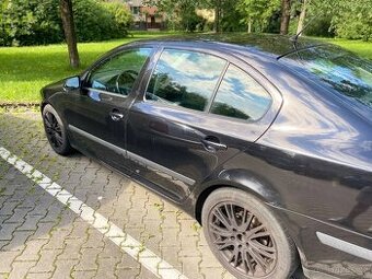 Octavia 2 2.0 FSi 6.st manuál.