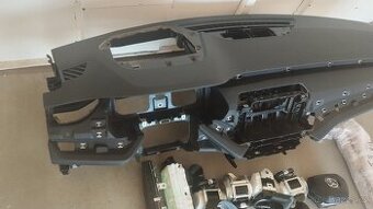 Airbagová sada Škoda Octavia 4 Head Up s novou palubkou