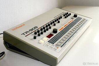 Roland TR909, TR 909