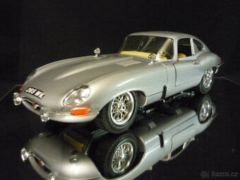 Jaguar E Type Coupe stříbrný Bburago 1/18