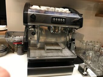Prodám kávovar Expobar včetně veškerého příslušenství.
