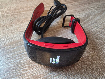 Prodám Samsung Gear Fit2 Pro – Nová baterie, GPS, Spotify