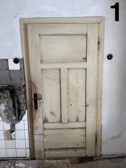 Prodám staré dveře