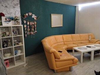 Sedací souprava za 1000 kč spěchá