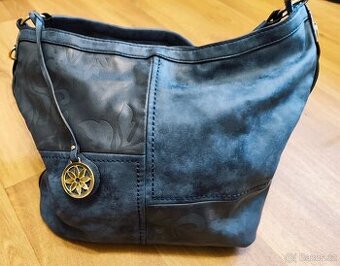 Modrá kožená crossbody kabelka