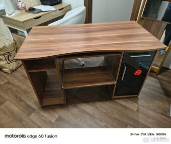 Dětský psací stůl