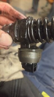 Vstřikovače 2ks Vw Caddy 2.0 SDI BDJ