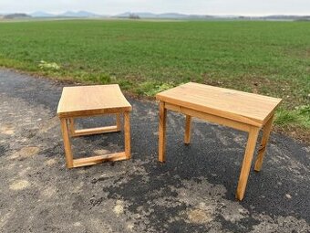 Dubové jídelní stoly a konferenční stolky.