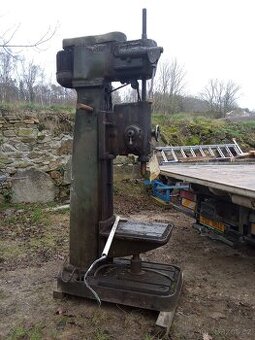 Vrtačka stojanová V40