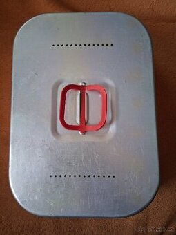 Hliníkový retro chlebnik