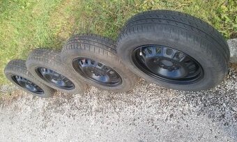 Fiat Punto-pneu s disky