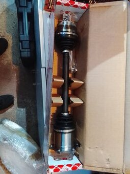 Audi A4 B7 úplně nová pravá poloosa