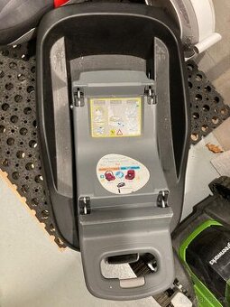 Izofix Maxi Cosi + sedačka
