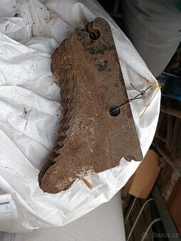 Prodám Nože pro lis na balíky John deere