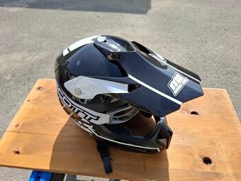 Helma s brýlemi - 1