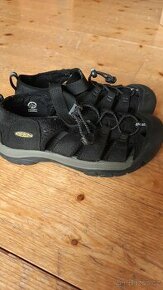 Keen-sandály černé,vel.36