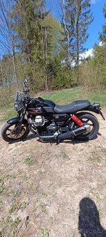 Moto Guzzi V7 Stone Special Edition 2023