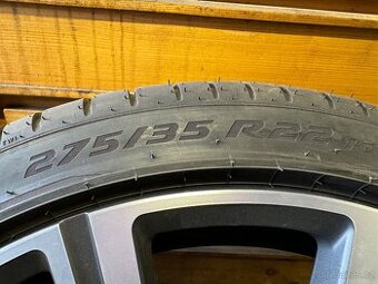 Pirelli R22. 275 35 R22