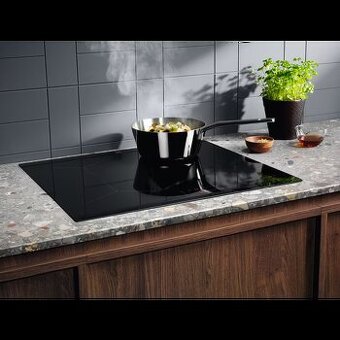 Indukční varná deska Electrolux EIT61443B NOVÁ