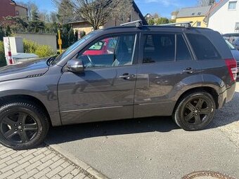 Suzuki Grand Vitara 2.4i Club benzín 124kw