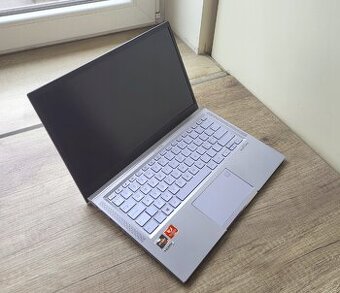 ASUS Vivobook Go  OLED