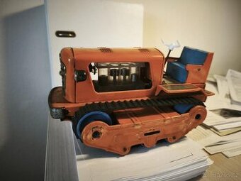 Buldozer, pásový traktor NDR Funkstorgrad řídítka 3-d tisk