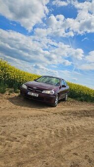 Nissan almera 1.8