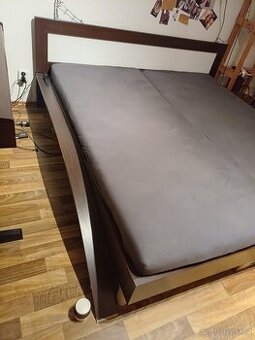 Manželská postel 180x200