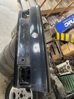 BMW e34 zadní víko kufru sedan