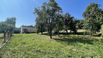 Prodej pozemku pro výstavbu o rozloze 813 m2 - Týnec nad Sáz