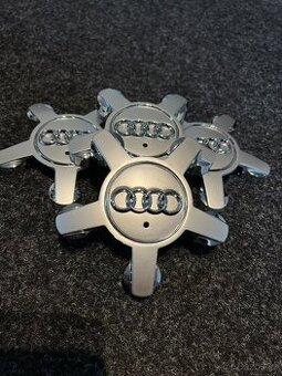 Středové krytky Audi 135mm / 60mm hvězdy