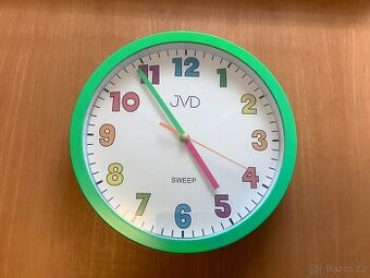 nástěnné hodiny JVC