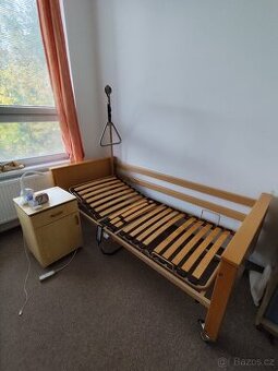 Elektrická polohovací postel