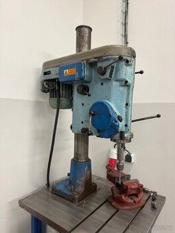 Stojanová vrtačka TOS